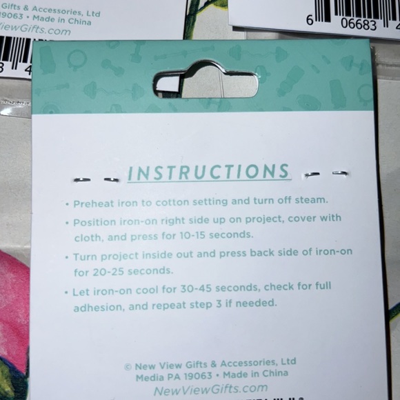 New Lot 3 Pastel Colored “GO RUN” Sneaker Decorative Iron-On Patch (2.5 inches) - Picture 5 of 5